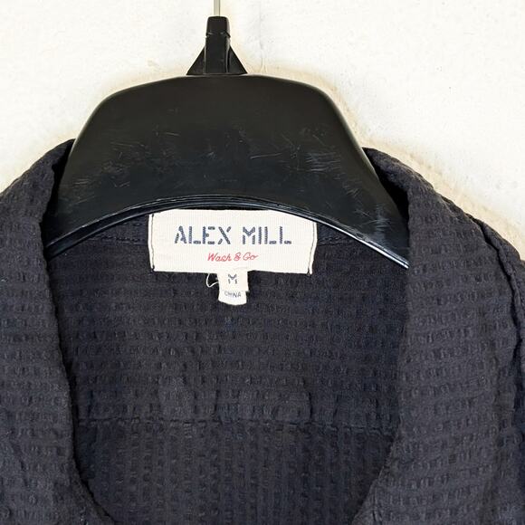 Alex Mill Men's Seersucker Camp Shirt in Washed Black Cotton size Medium - Picture 4 of 6